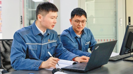 全國(guó)勞動(dòng)模范黃劍湘——勇闖技術(shù)“無人區(qū)” 守護(hù)電力高速路