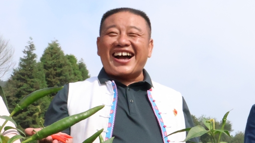 全國(guó)勞動(dòng)模范曾虎龍：“多干實(shí)事，為群眾帶來摸得著的實(shí)惠”