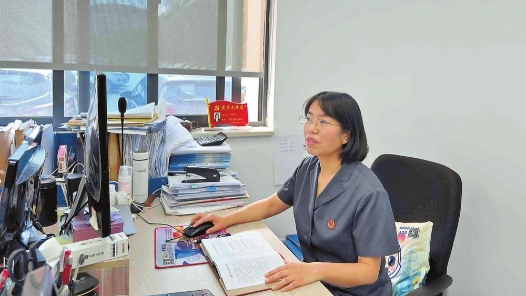 全國(guó)先進(jìn)工作者段莉萍——用心接訴 傾力為民