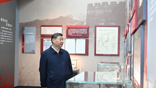 新華圖訊｜習近平在山西陽泉市向抗戰烈士敬獻花籃并參觀百團大戰紀念館