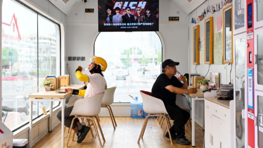 湖北襄陽(yáng)市近300家工會(huì)驛站開啟“清涼模式”