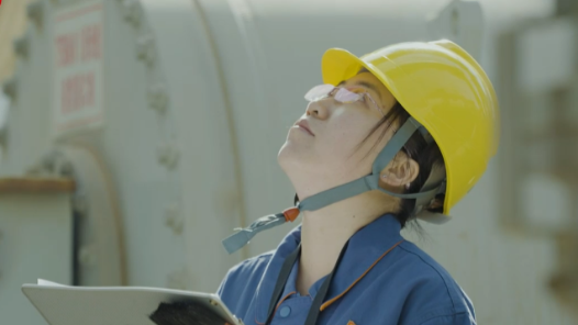 閃亮如你·2025年“最美職工”｜吳嘉楠：“追光女孩”以匠心守光明