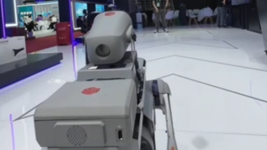 超燃！看機器狗現場抓捕！