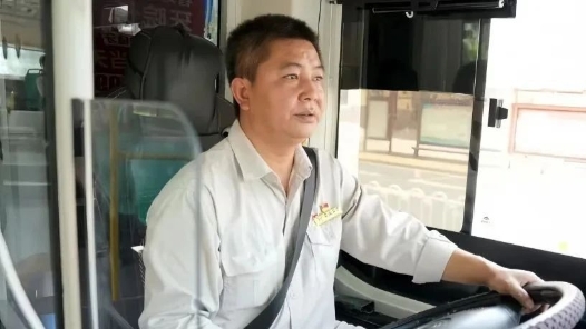 勞模風(fēng)采·全國(guó)勞動(dòng)模范丨高建春：十米車廂里的為民初心