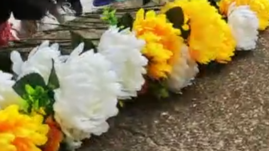 Hi,北京｜小手捧花敬先烈！珍惜來之不易的幸福