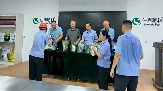 山東平度市總工會(huì)開展2025年“情系職工 服務(wù)大局”夏送清涼活動(dòng)