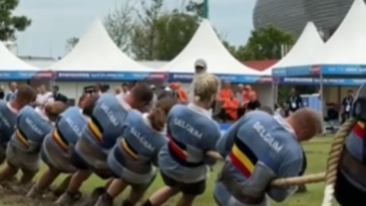 草地上的力量拉鋸戰(zhàn)！世運會室外拔河比賽精彩紛呈！