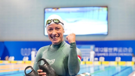 成都世運會丨憋住一口氣，她在水下游了300米