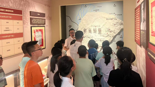 內(nèi)蒙古鄂爾多斯市東勝區(qū)總工會開展2025年“陽光少年”工會夏令營活動