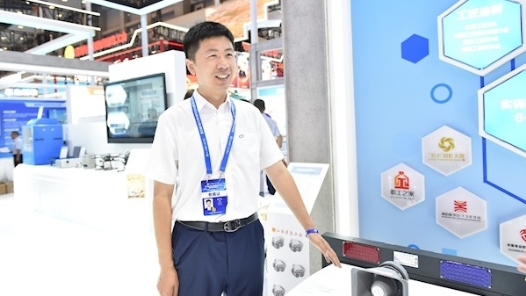 可替代交警巡邏的智能巡邏機器人驚艷亮相