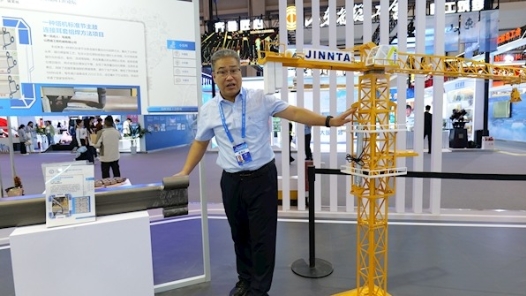 焊接絕活引圍觀“小發明”創造“大效率”