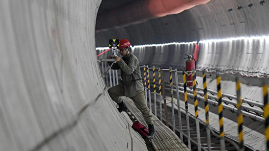 打破“天花板”暢通成才路