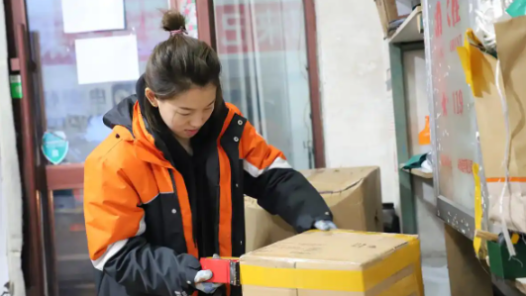 云南省首個快遞行業集體合同在昆明簽訂