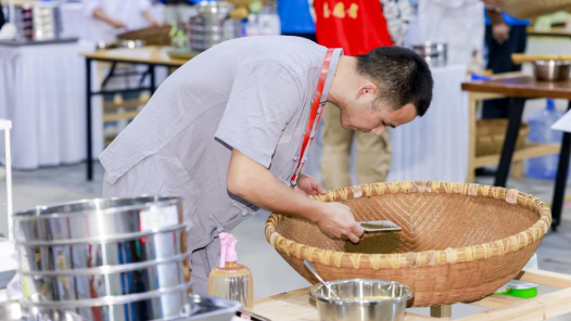 丁培：一步一個(gè)腳印的炮制之路