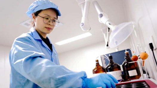 齊琴琴：毫厘之間鑄匠心 平凡崗位綻芳華