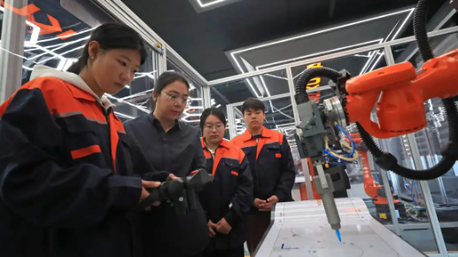 四川省成都市總工會深化“勞模工匠助企行”專項行動