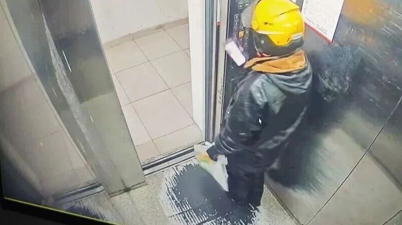 這位外賣小哥，救了一整棟樓！