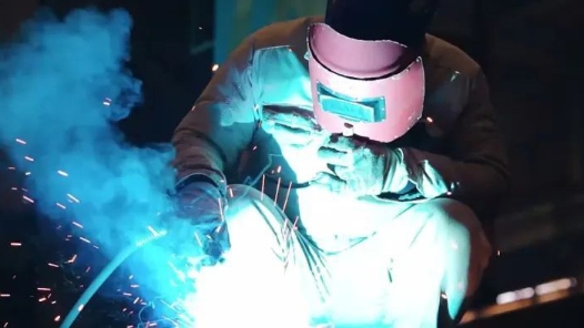 “三臺協同”驅動產業工人由“工”變“匠”