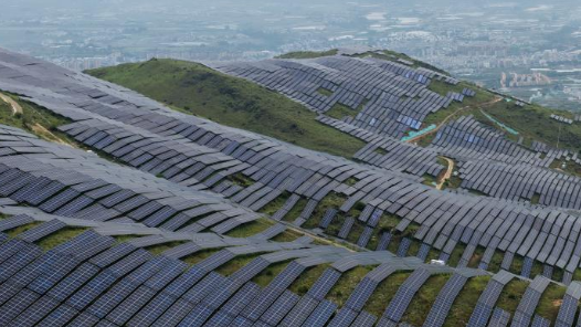 穩(wěn)中求進(jìn)、提質(zhì)增效 實(shí)現(xiàn)“十五五”良好開局｜堅(jiān)持“雙碳”引領(lǐng)，推動全面綠色轉(zhuǎn)型