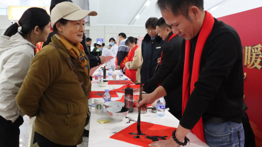 福建龍巖：帶“福”回家！工會送暖火熱進行中