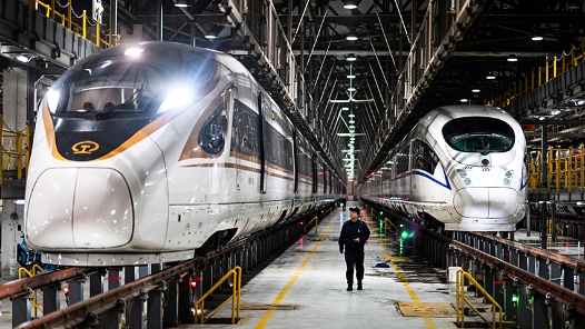 新春走基層｜動車“醫生”守夜護航春運