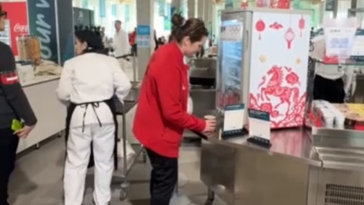 米蘭冬奧村食堂還有咱中國品牌！