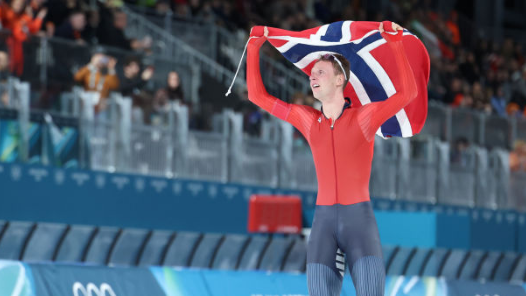 冬奧會｜速滑男子5000米世界紀錄保持者打破奧運紀錄奪冠