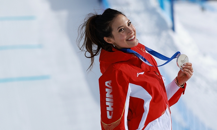 谷愛凌奪得米蘭冬奧會自由式滑雪女子坡面障礙技巧銀牌