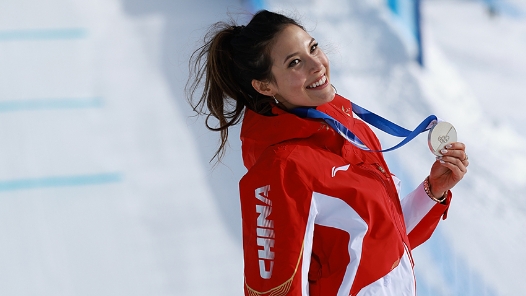 谷愛凌奪得米蘭冬奧會自由式滑雪女子坡面障礙技巧銀牌