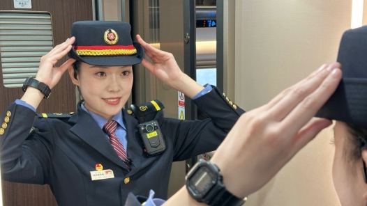 護(hù)航每一程團(tuán)圓的青年列車長