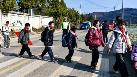 湖南吉首推行“學校吹哨，部門報到”平安校園建設機制
