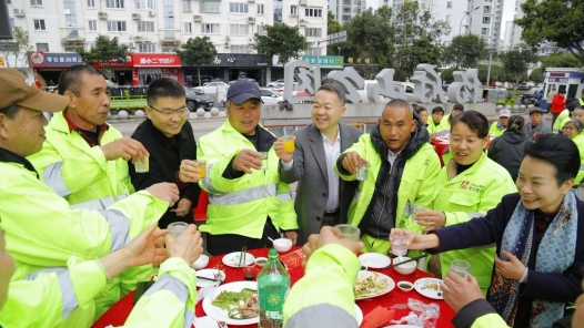 浙江溫州：“娘家人”邀請戶外勞動者共賀新年