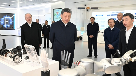 習近平總書記春節前夕在北京看望慰問基層干部群眾紀實