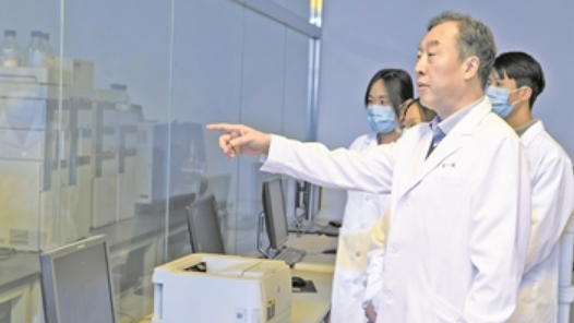 奮進(jìn)者｜崔一民：素心研藥，步履不輟