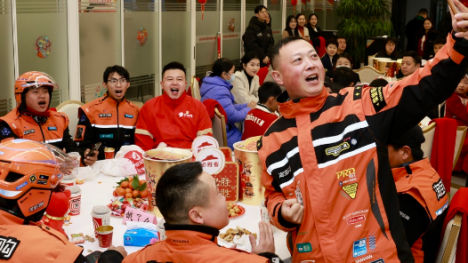 武漢市總工會開展“致敬勞動者 愛心送年飯”2026年迎新春送溫暖活動