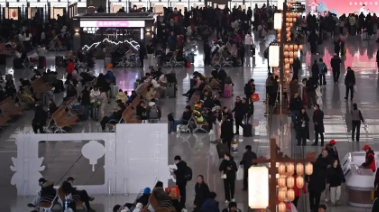 鐵路進入客流高峰 夜間高鐵上線