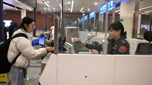 春節(jié)假期全國口岸日均出入境旅客將超205萬人次