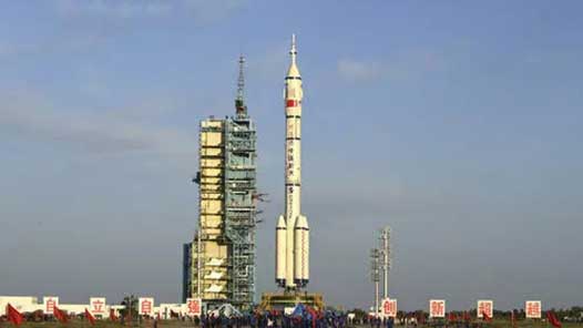 指揮控制大廳響起的12次掌聲