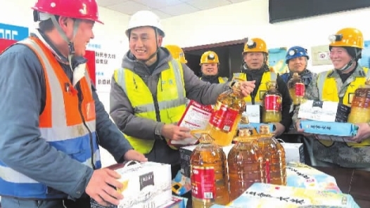 天津市各級工會多形式開展春節慰問活動