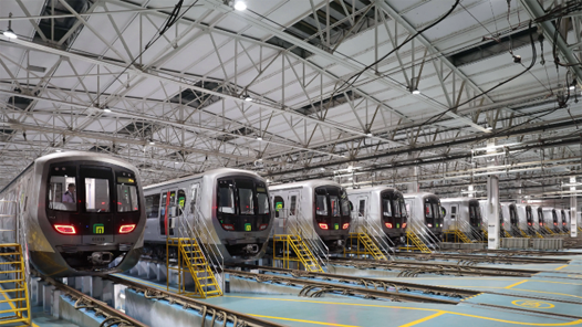 新春走基層·智繪新圖景｜過年不停歇，趕制“鋼鐵跑鞋”