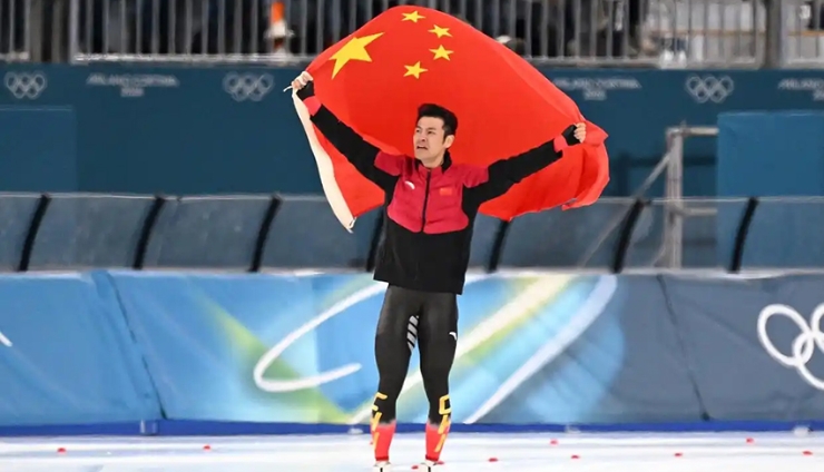 速度滑冰1500米寧忠巖打破奧運紀錄摘金